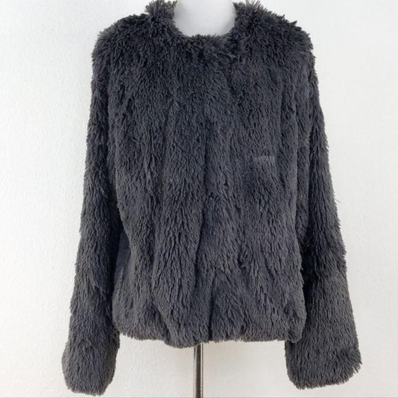 Sanctuary Charcoal Faux Fur Jacket Size Medium EUC PTP 21 Length 23 - Picture 4 of 6